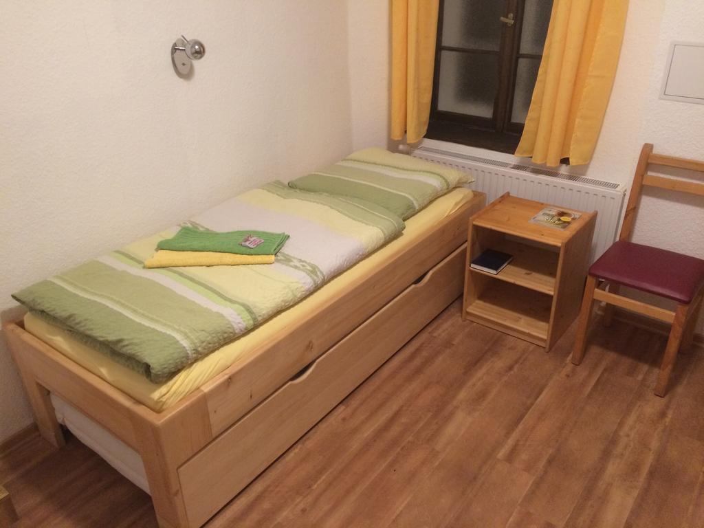 Pension Zur Wartburg Görlitz Esterno foto