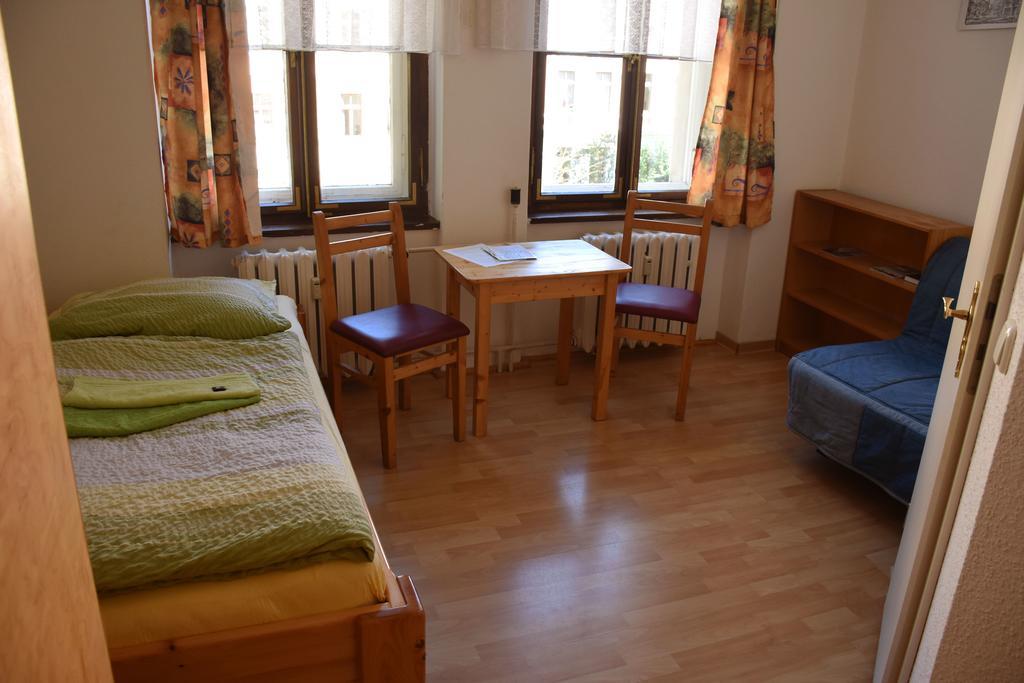 Pension Zur Wartburg Görlitz Esterno foto